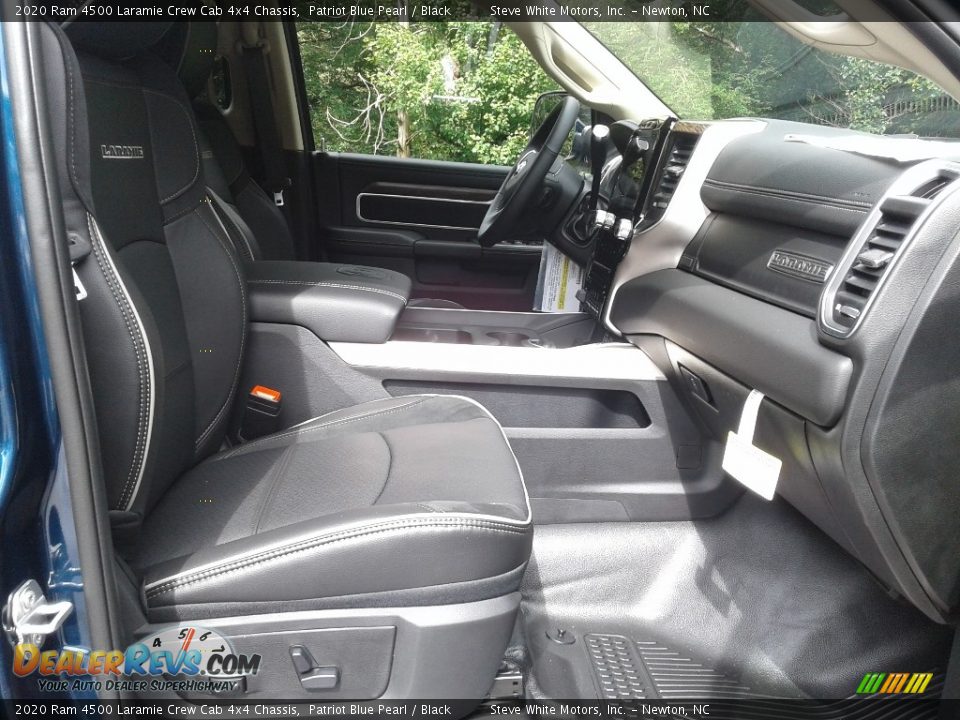 2020 Ram 4500 Laramie Crew Cab 4x4 Chassis Patriot Blue Pearl / Black Photo #17