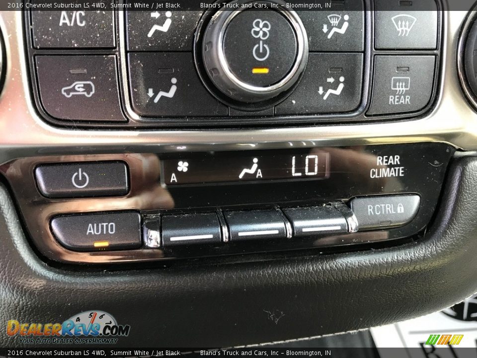 Controls of 2016 Chevrolet Suburban LS 4WD Photo #23