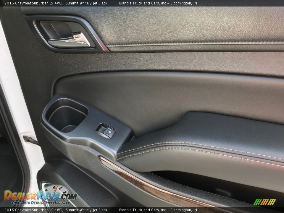Door Panel of 2016 Chevrolet Suburban LS 4WD Photo #32