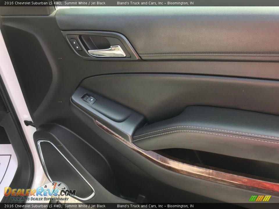 Door Panel of 2016 Chevrolet Suburban LS 4WD Photo #34