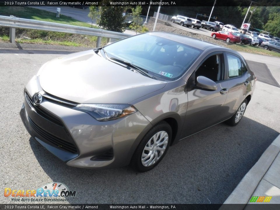 2019 Toyota Corolla LE Falcon Gray metallic / Almond Photo #11