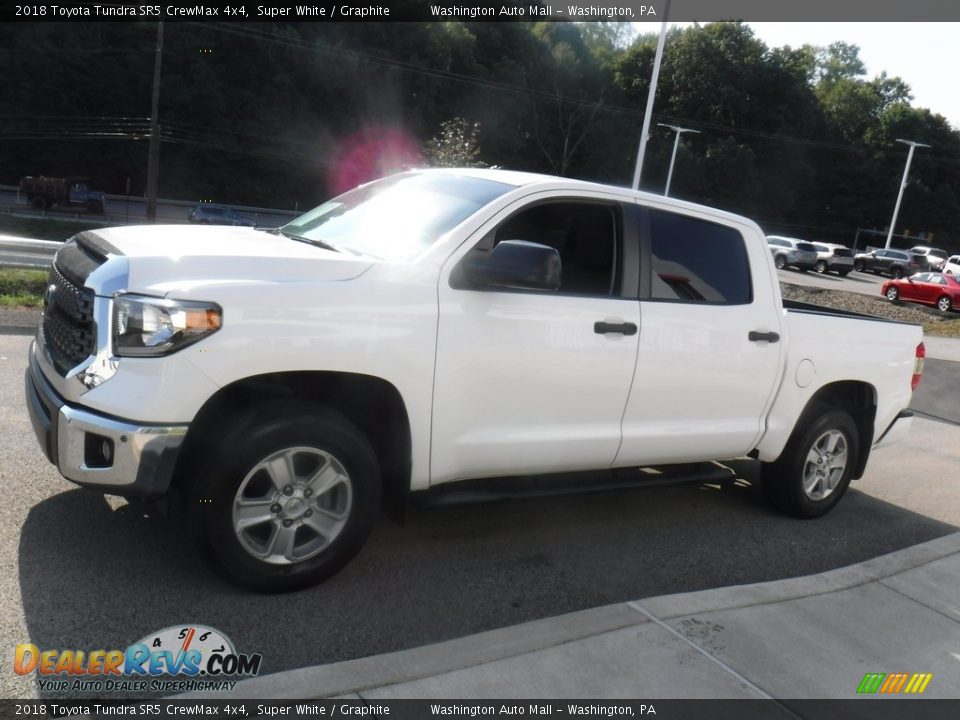 2018 Toyota Tundra SR5 CrewMax 4x4 Super White / Graphite Photo #13