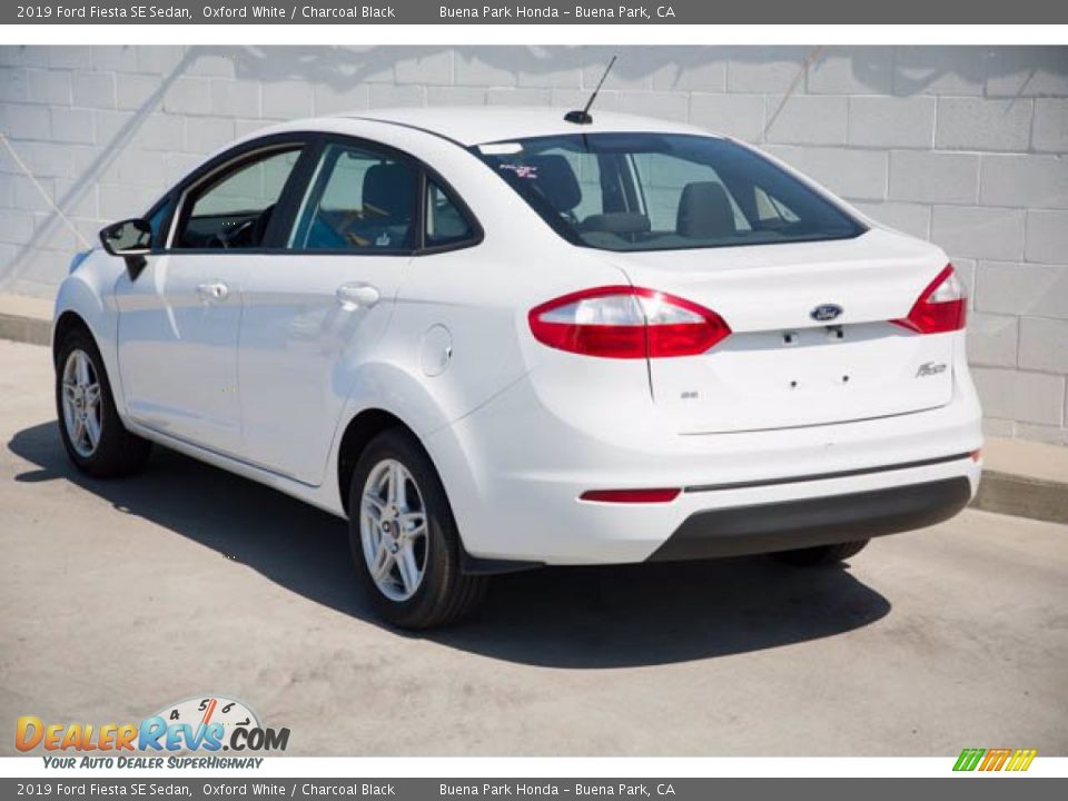 2019 Ford Fiesta SE Sedan Oxford White / Charcoal Black Photo #2