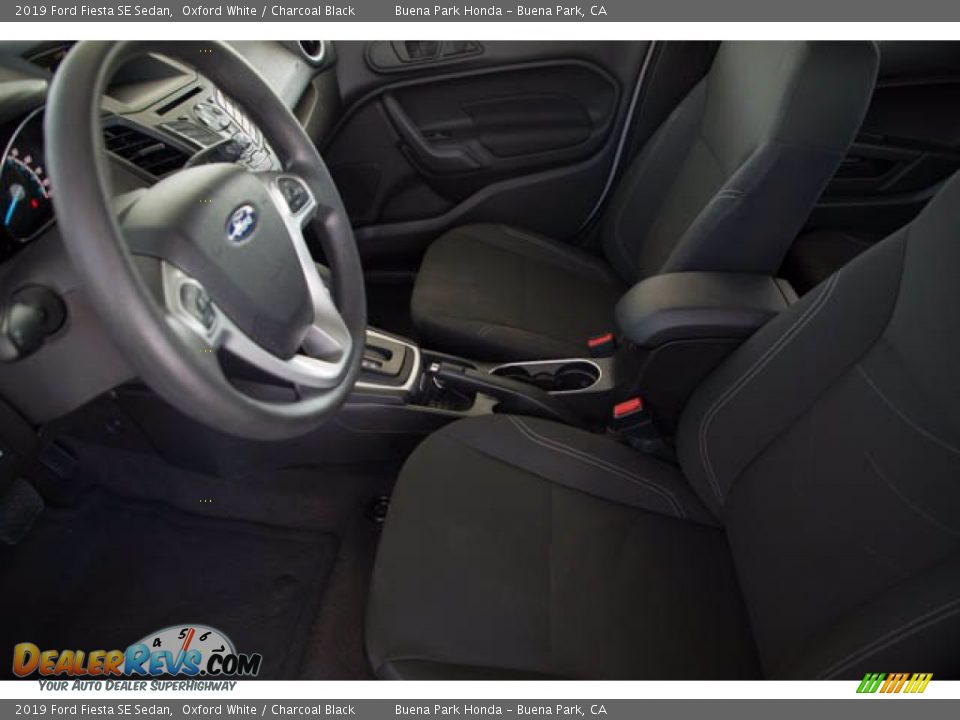 2019 Ford Fiesta SE Sedan Oxford White / Charcoal Black Photo #3