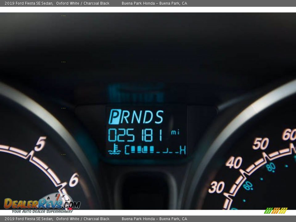 2019 Ford Fiesta SE Sedan Oxford White / Charcoal Black Photo #6