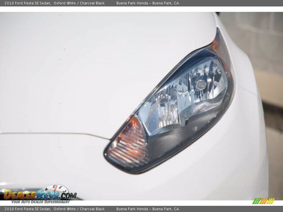 2019 Ford Fiesta SE Sedan Oxford White / Charcoal Black Photo #9