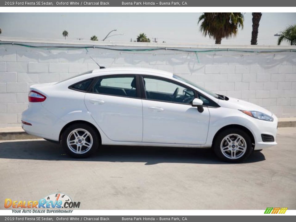 2019 Ford Fiesta SE Sedan Oxford White / Charcoal Black Photo #14