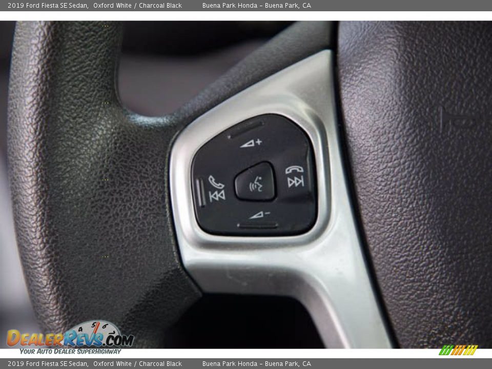 2019 Ford Fiesta SE Sedan Oxford White / Charcoal Black Photo #16