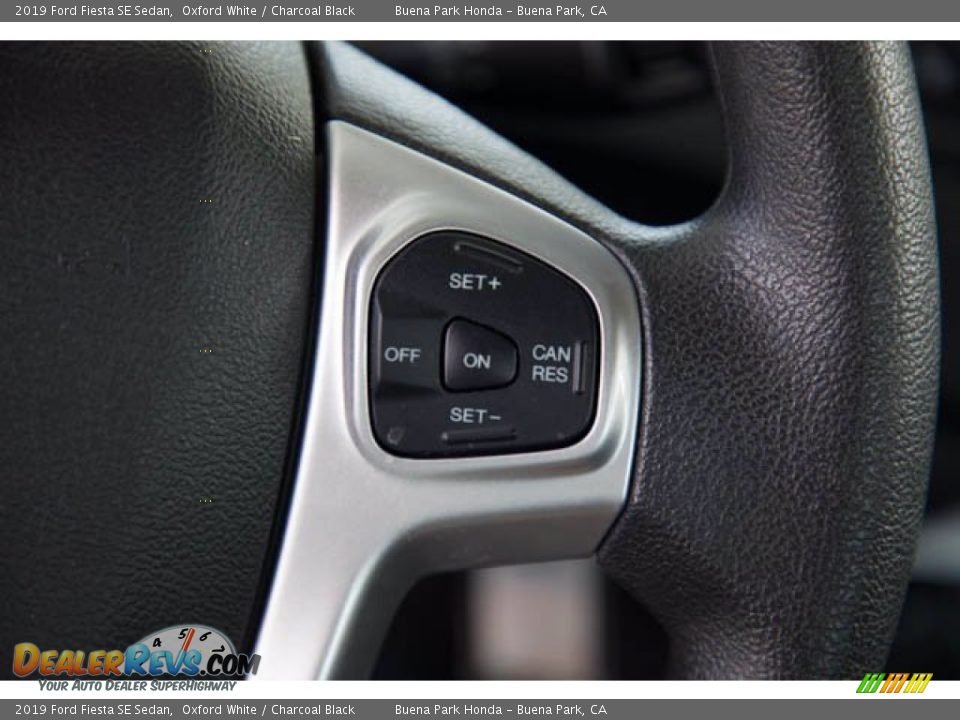 2019 Ford Fiesta SE Sedan Oxford White / Charcoal Black Photo #17