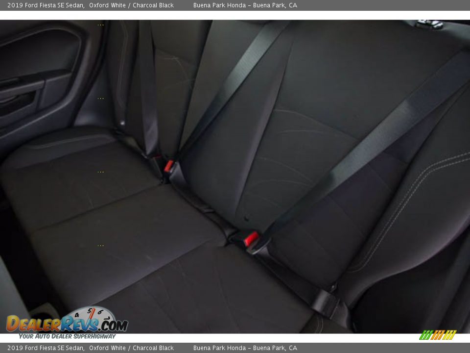 2019 Ford Fiesta SE Sedan Oxford White / Charcoal Black Photo #20