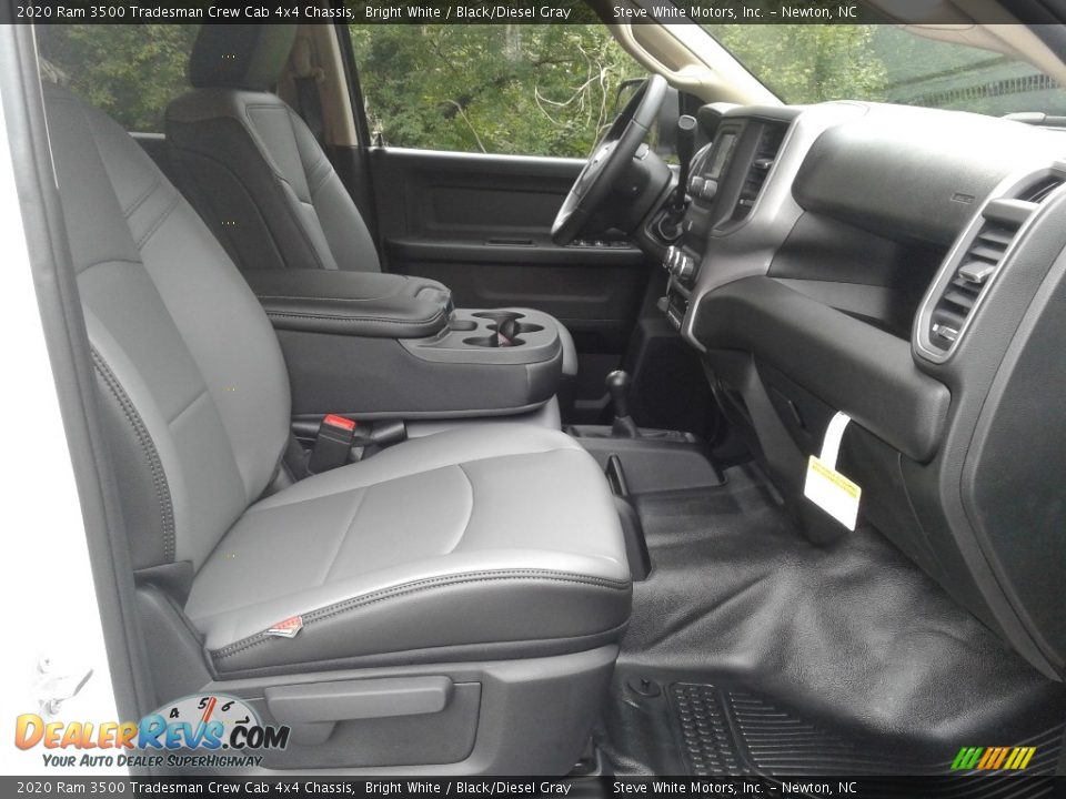 2020 Ram 3500 Tradesman Crew Cab 4x4 Chassis Bright White / Black/Diesel Gray Photo #15