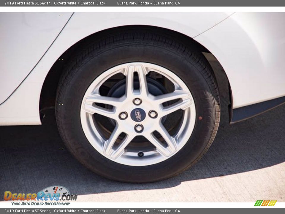 2019 Ford Fiesta SE Sedan Oxford White / Charcoal Black Photo #36