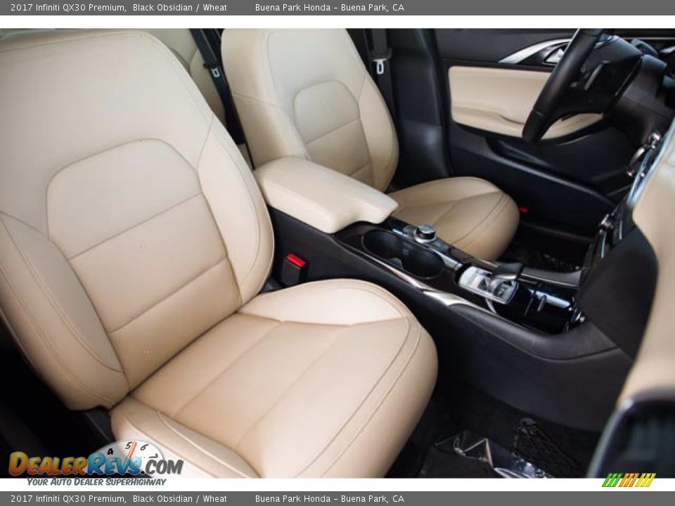 Front Seat of 2017 Infiniti QX30 Premium Photo #23