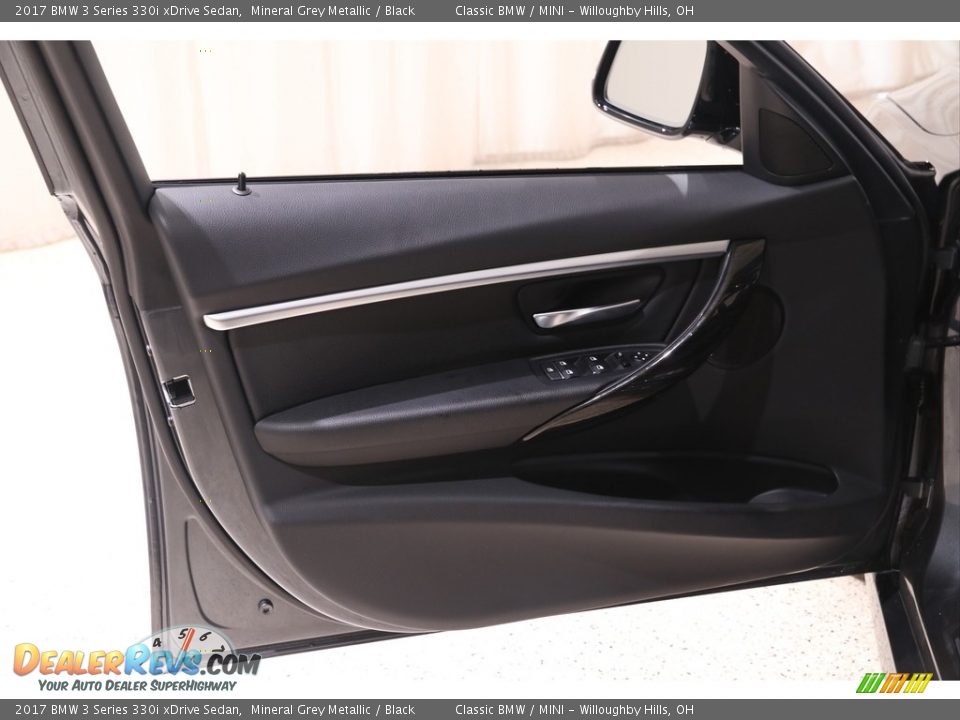 2017 BMW 3 Series 330i xDrive Sedan Mineral Grey Metallic / Black Photo #4