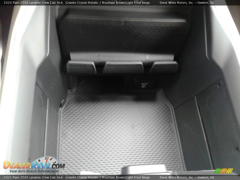 2020 Ram 3500 Laramie Crew Cab 4x4 Granite Crystal Metallic / Mountain Brown/Light Frost Beige Photo #29