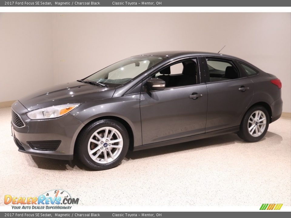 2017 Ford Focus SE Sedan Magnetic / Charcoal Black Photo #3
