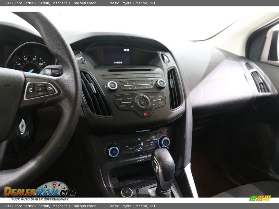 2017 Ford Focus SE Sedan Magnetic / Charcoal Black Photo #8
