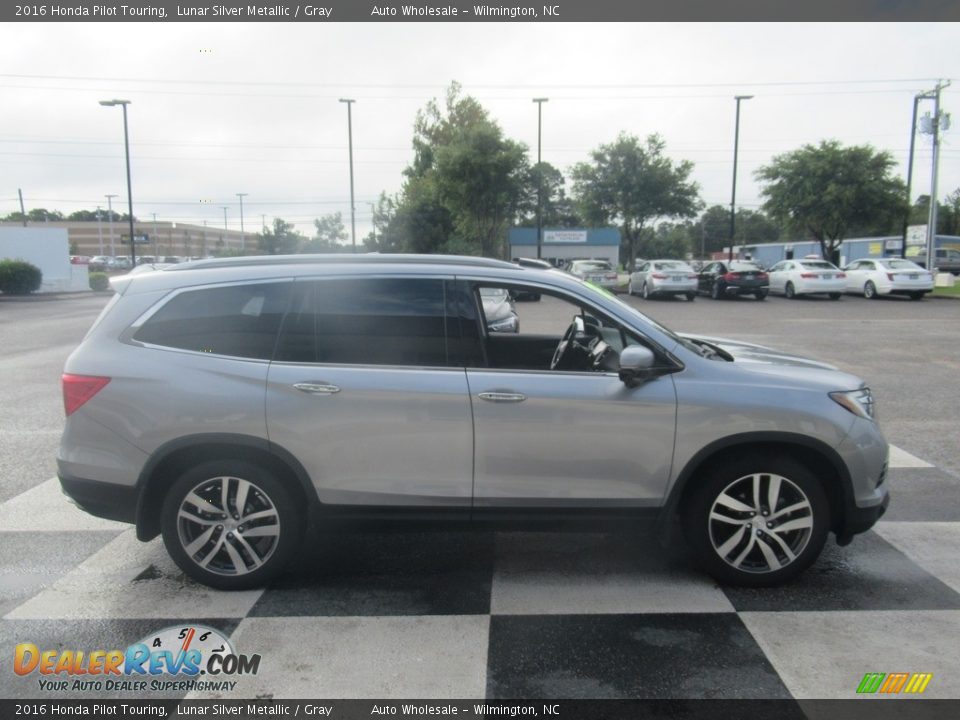 2016 Honda Pilot Touring Lunar Silver Metallic / Gray Photo #3