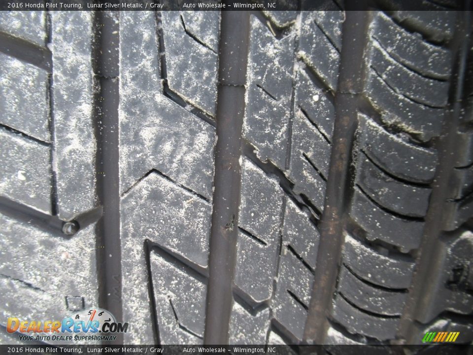 2016 Honda Pilot Touring Lunar Silver Metallic / Gray Photo #8