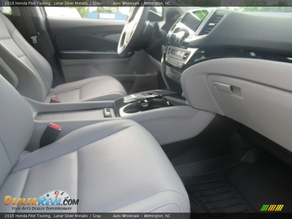 2016 Honda Pilot Touring Lunar Silver Metallic / Gray Photo #11