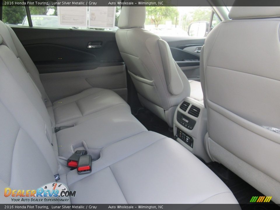 2016 Honda Pilot Touring Lunar Silver Metallic / Gray Photo #12
