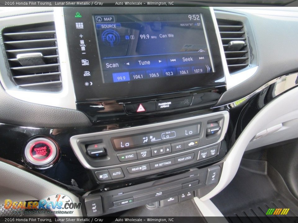 2016 Honda Pilot Touring Lunar Silver Metallic / Gray Photo #17