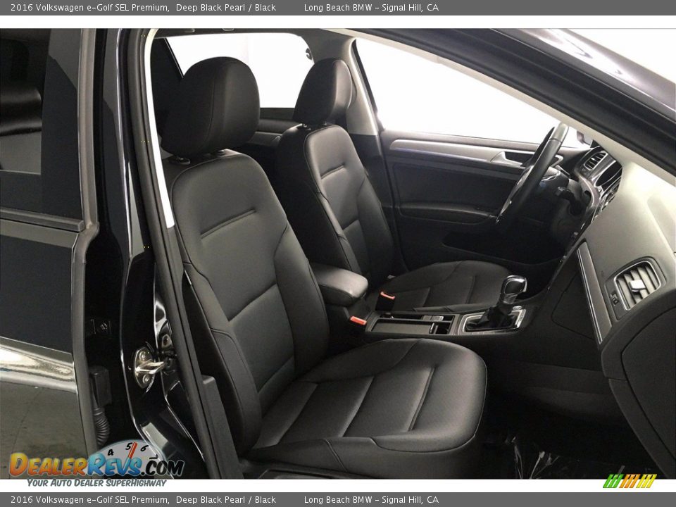 Black Interior - 2016 Volkswagen e-Golf SEL Premium Photo #6