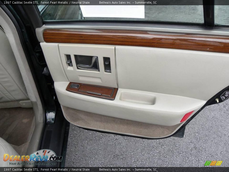 1997 Cadillac Seville STS Forest Pearl Metallic / Neutral Shale Photo #11