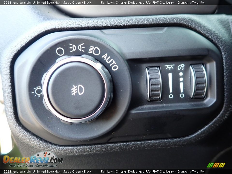 Controls of 2021 Jeep Wrangler Unlimited Sport 4x4 Photo #20