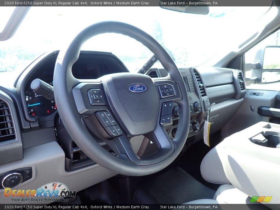 2020 Ford F250 Super Duty XL Regular Cab 4x4 Oxford White / Medium Earth Gray Photo #11