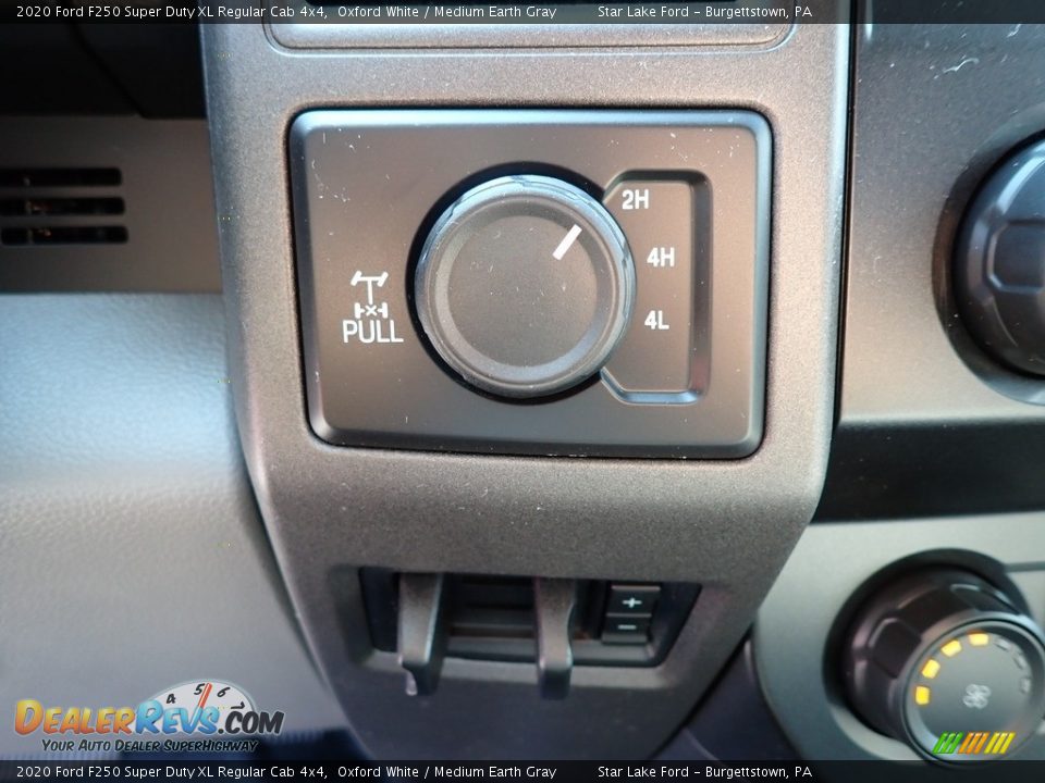 Controls of 2020 Ford F250 Super Duty XL Regular Cab 4x4 Photo #16