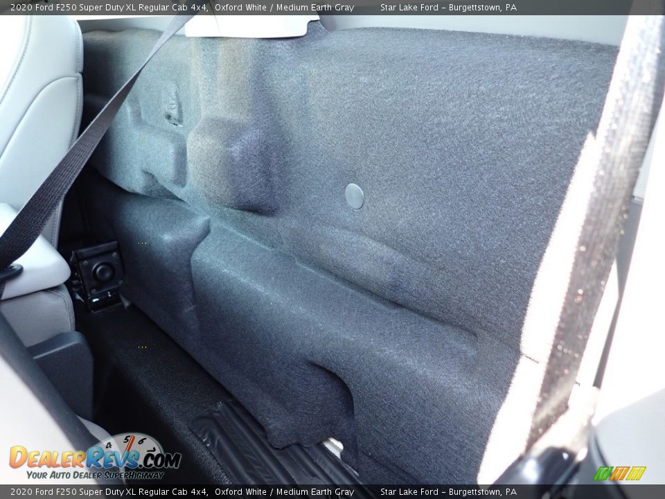 2020 Ford F250 Super Duty XL Regular Cab 4x4 Oxford White / Medium Earth Gray Photo #20