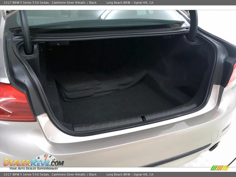 2017 BMW 5 Series 530i Sedan Cashmere Silver Metallic / Black Photo #32