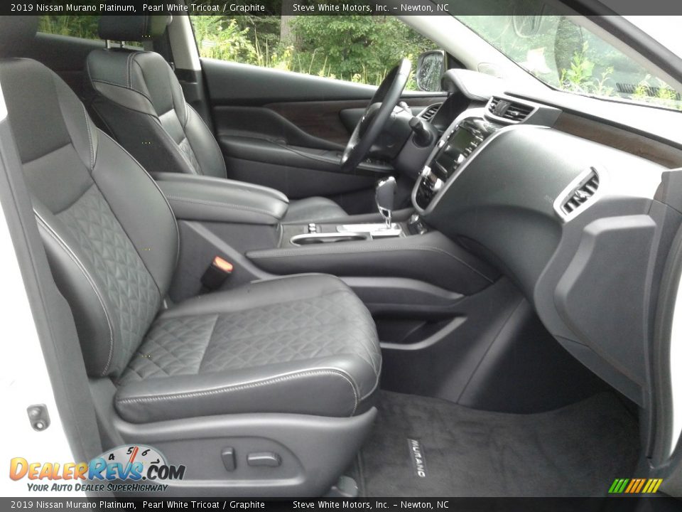 Front Seat of 2019 Nissan Murano Platinum Photo #18