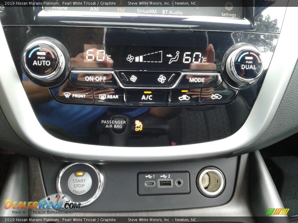 Controls of 2019 Nissan Murano Platinum Photo #26