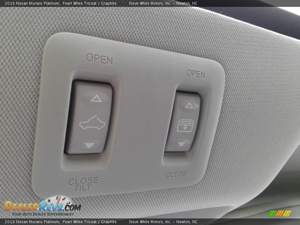 2019 Nissan Murano Platinum Pearl White Tricoat / Graphite Photo #29