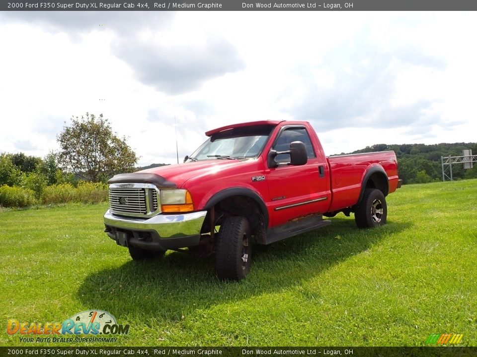 Front 3/4 View of 2000 Ford F350 Super Duty XL Regular Cab 4x4 Photo #5