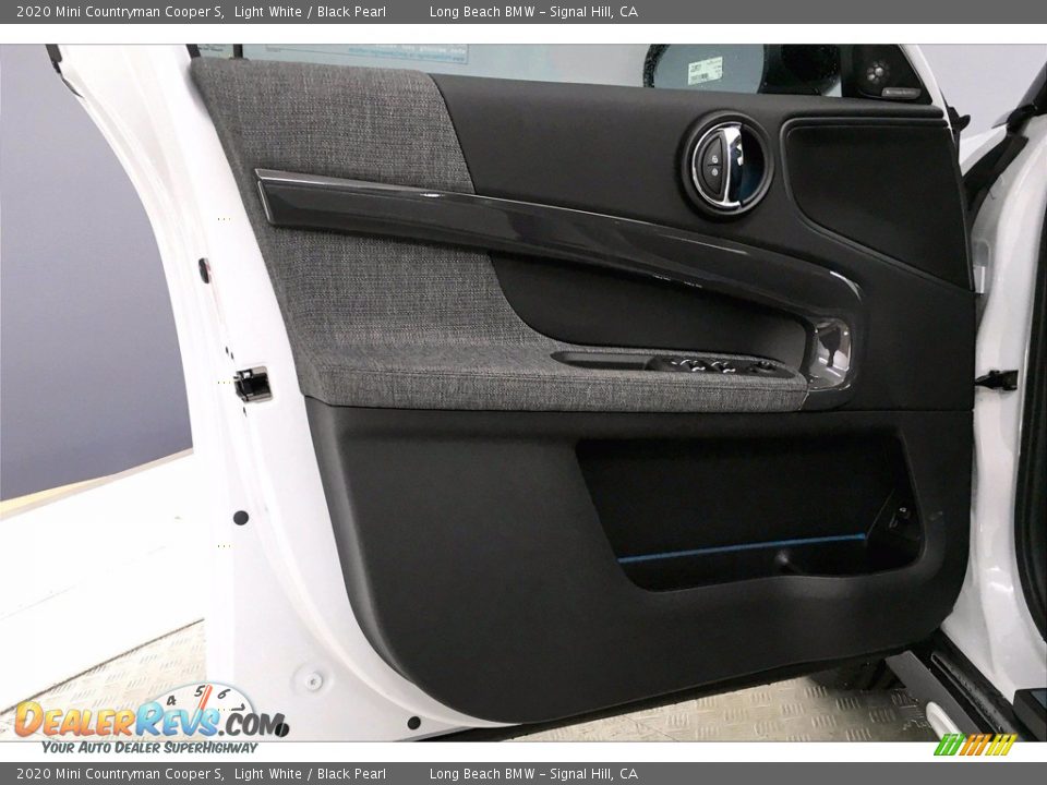 Door Panel of 2020 Mini Countryman Cooper S Photo #13