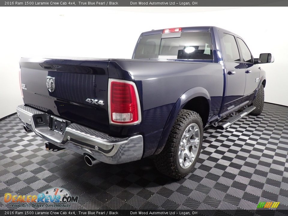 2016 Ram 1500 Laramie Crew Cab 4x4 True Blue Pearl / Black Photo #18