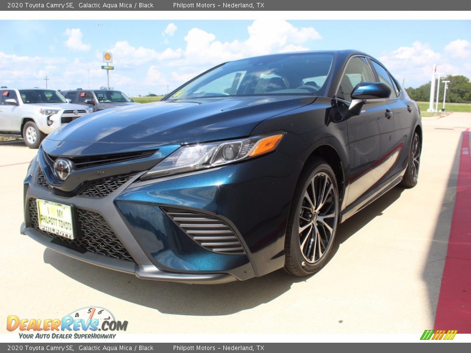 2020 Toyota Camry SE Galactic Aqua Mica / Black Photo #4