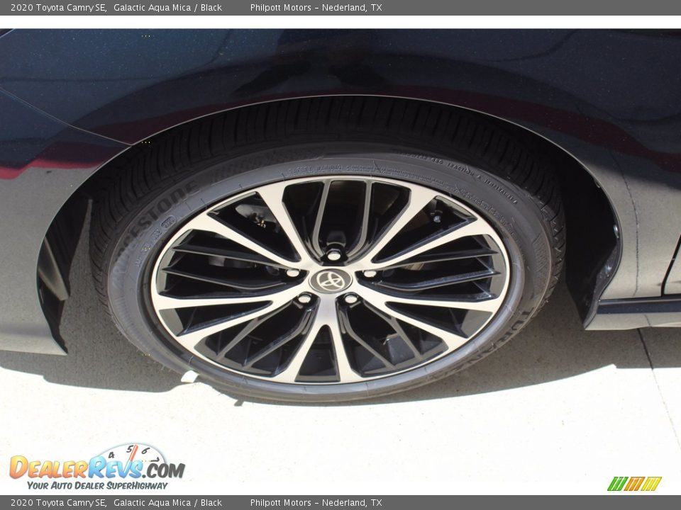 2020 Toyota Camry SE Galactic Aqua Mica / Black Photo #5