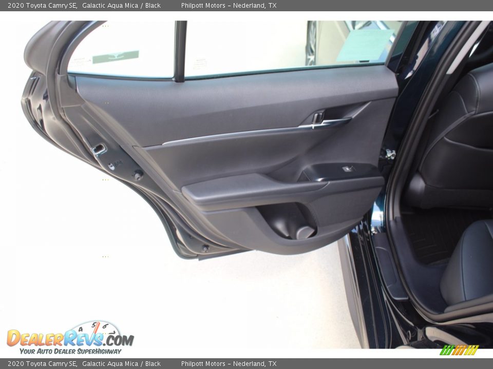 2020 Toyota Camry SE Galactic Aqua Mica / Black Photo #19