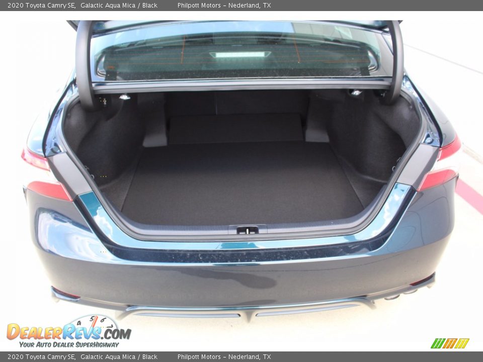 2020 Toyota Camry SE Galactic Aqua Mica / Black Photo #23