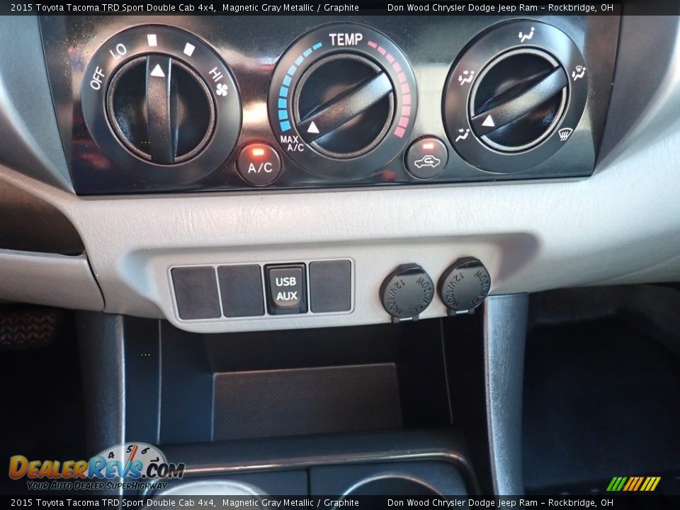 Controls of 2015 Toyota Tacoma TRD Sport Double Cab 4x4 Photo #29