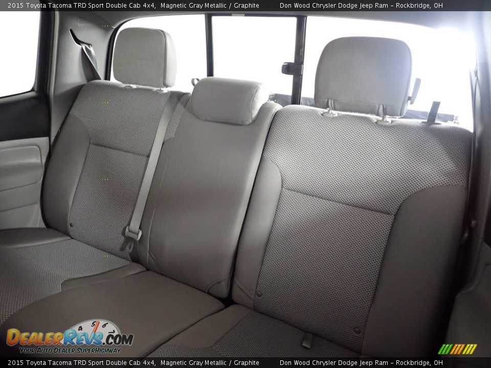 2015 Toyota Tacoma TRD Sport Double Cab 4x4 Magnetic Gray Metallic / Graphite Photo #32