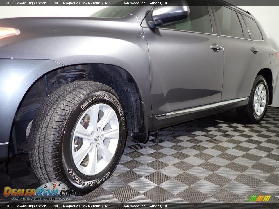 2013 Toyota Highlander SE 4WD Magnetic Gray Metallic / Ash Photo #8