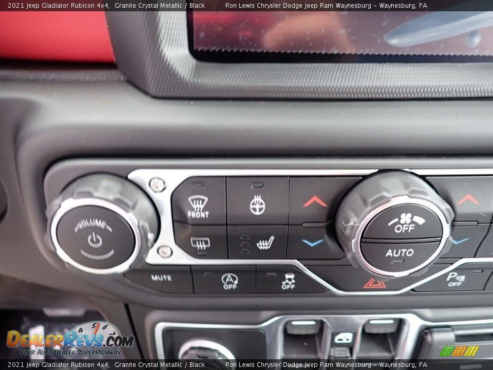 Controls of 2021 Jeep Gladiator Rubicon 4x4 Photo #15