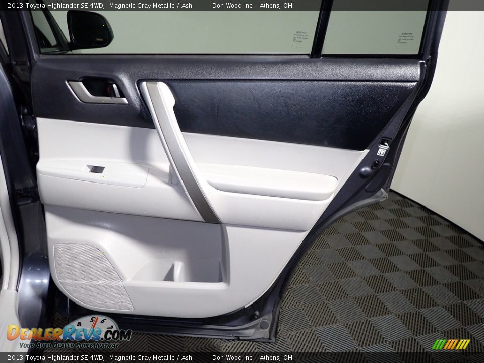 2013 Toyota Highlander SE 4WD Magnetic Gray Metallic / Ash Photo #23