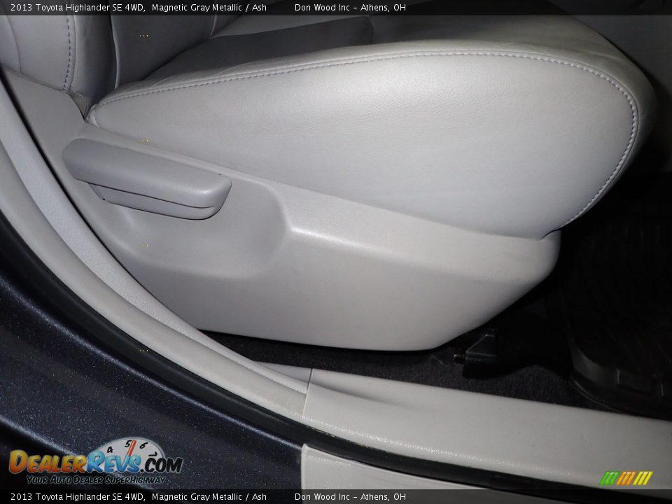 2013 Toyota Highlander SE 4WD Magnetic Gray Metallic / Ash Photo #26