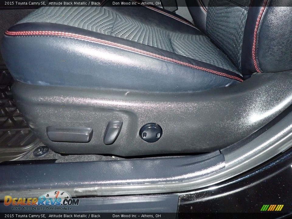 2015 Toyota Camry SE Attitude Black Metallic / Black Photo #17
